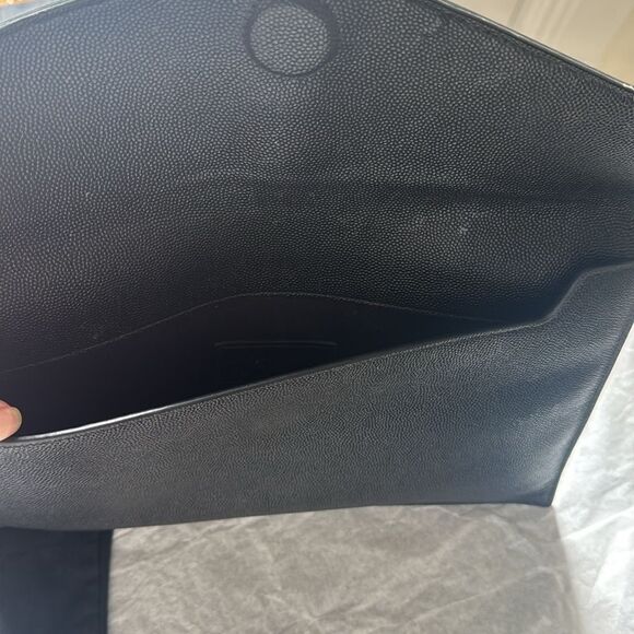 YSL UPTOWN POUCH IN GRAIN DE POUDRE LEATHER - Black  Retail $650- EUC - Picture 6 of 15